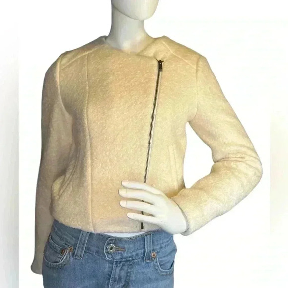 Banana Republic woman’s jacket/blacer, wool material size 6 in ivory color. - Picture 1 of 14